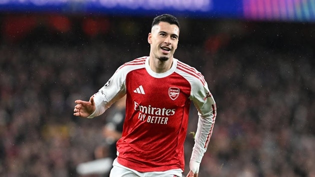 Barcelona chi 100 triệu euro cho Julian Alvarez, PSG đàm phán mua Gabriel Martinelli