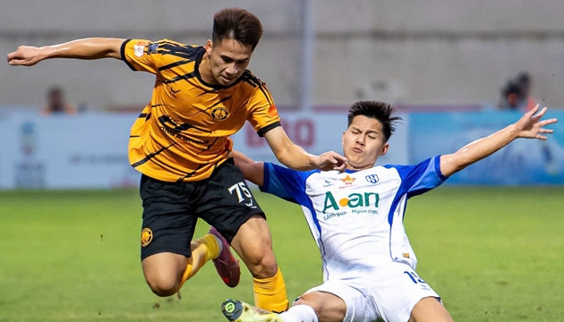 Thanh Hóa chia điểm đầy tiếc nuối trước 10 người của Sông Lam Nghệ An tại V-League