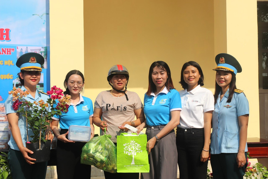 Phụ nữ vùng biển hành động vì môi trường