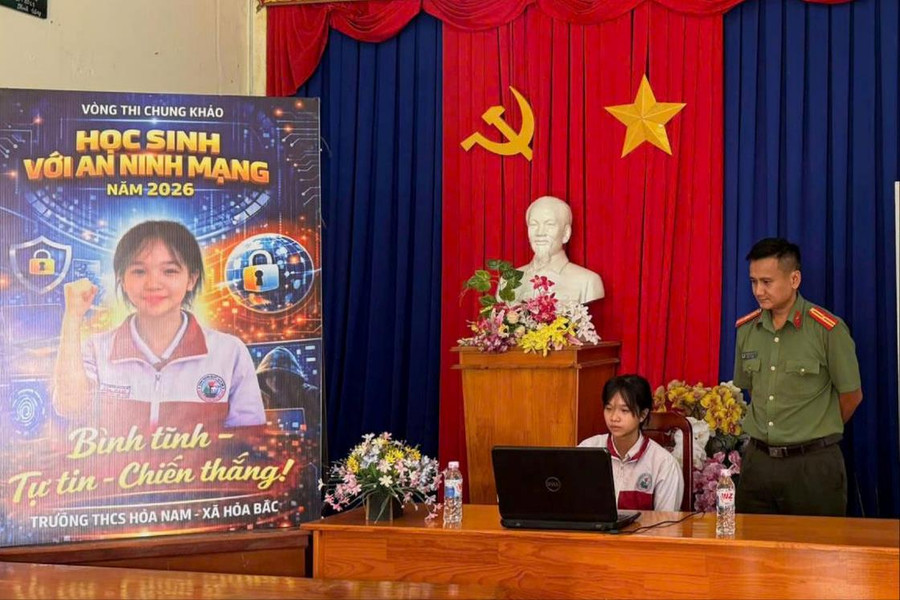 Công an Lâm Đồng trang bị kỹ năng an ninh mạng cho học sinh