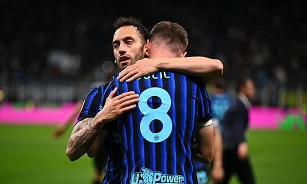 Inter Milan lội ngược dòng 3-2 trước Como: Bản lĩnh "ông vua" đấu cúp và dấu ấn Petar Sucic