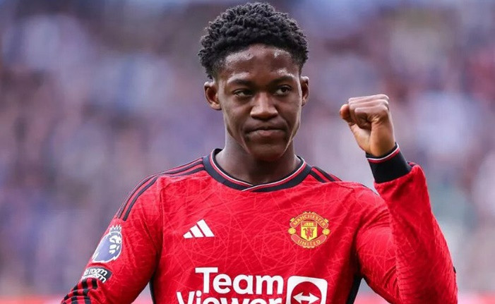 MU gia hạn hợp đồng với Kobbie Mainoo, Liverpool nhắm Kolo Muani thay Salah