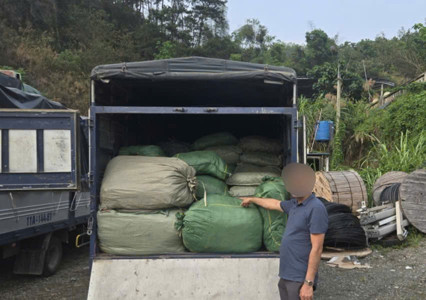 Công an tỉnh Cao Bằng tạm giữ hơn 2,6 tấn nguyên liệu thuốc lá không rõ nguồn gốc