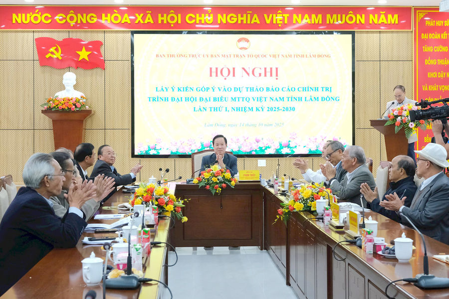 Phát huy trí tuệ đội ngũ trí thức trong giám sát, phản biện xã hội