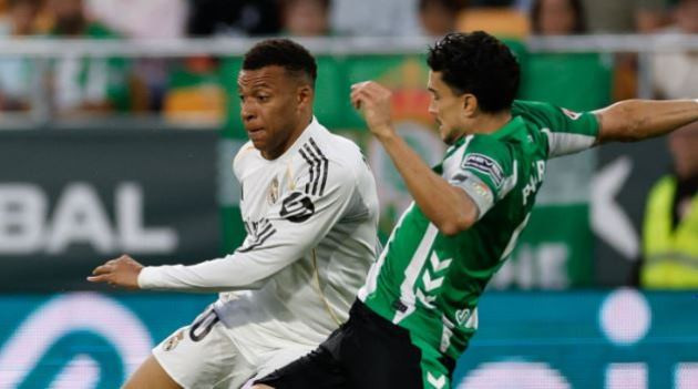 Real Madrid chia điểm đầy kịch tính trước Betis: 4 vấn đề chí tử của Kền kền trắng