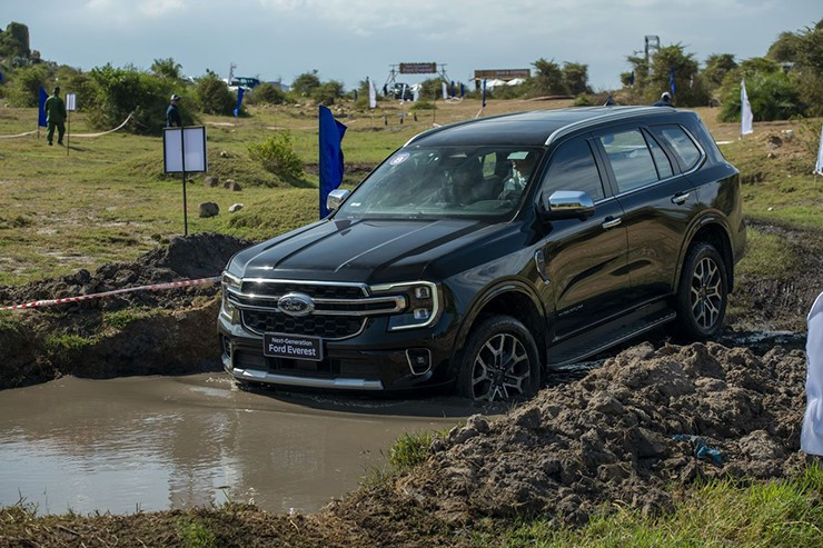 Bảng giá xe Ford Everest 2026: SUV 7 chỗ hiện đại và đa dụng từ 1,099 tỷ đồng