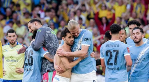 Siêu phẩm phút 87 giúp Man City ngược dòng nghẹt thở vào chung kết FA Cup
