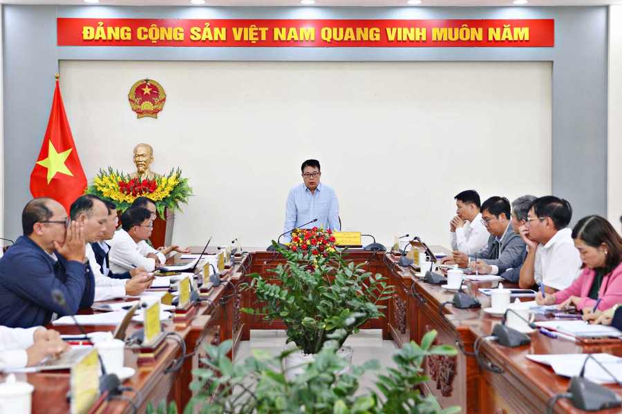 Lãnh đạo UBND tỉnh Lâm Đồng làm việc với Sở Dân tộc và Tôn giáo