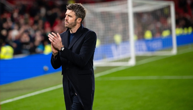Michael Carrick: Sự giao thoa chiến thuật giữa Louis van Gaal và Sir Alex Ferguson tại Man United