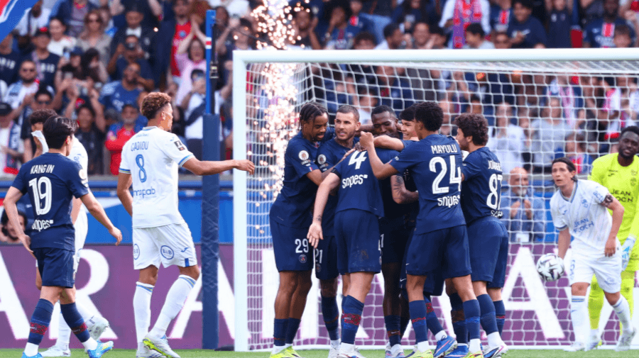PSG chia điểm đáng tiếc trước Lorient trong kịch bản rượt đuổi tỷ số 2-2