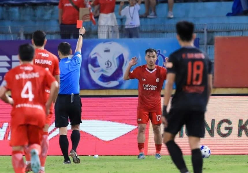 Thể Công Viettel 1-1 Ninh Bình: Bước ngoặt thẻ đỏ khiến hy vọng vô địch dần tan biến