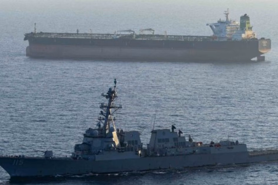 Iran cảnh báo biến eo biển Hormuz thành nghĩa địa tàu chiến Mỹ, hai siêu tàu dầu lọt lưới phong tỏa