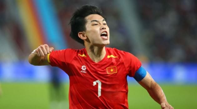 Nguyễn Đình Bắc 2026 và Nguyễn Quang Hải 2018: Màn đối trọng của hai thế hệ vàng