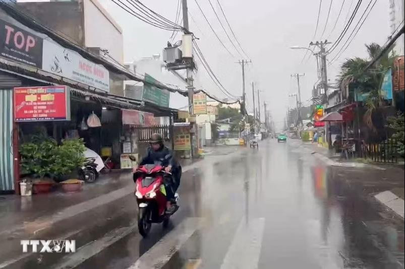 Thời tiết ngày 6/5: Bắc Bộ, Trung Bộ nắng gián đoạn, chiều tối có mưa dông