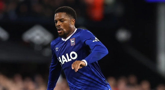 Ipswich Town chốt hai bản hợp đồng đầu tiên cho chiến dịch Ngoại hạng Anh