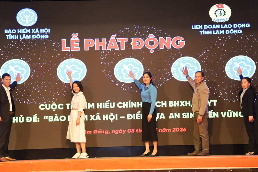 Lam Dong Promotes Social Insurance, Health Insurance and Trade Union Policies Among Workers