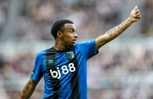 Junior Kroupi: 'Sát thủ' tuổi teen cân bằng kỷ lục Fowler và lọt tầm ngắm Man City