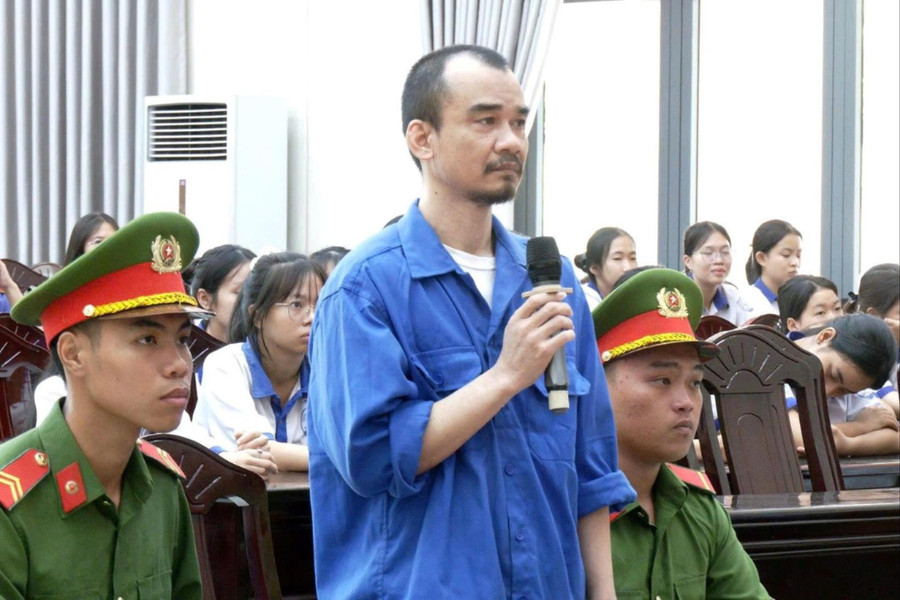Tuyên phạt 4 năm 6 tháng tù đối với 2 bị cáo sử dụng trái phép chất ma túy