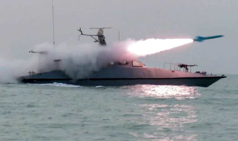 UAE kích hoạt hệ thống phòng không đối phó đòn tập kích tên lửa và UAV từ Iran