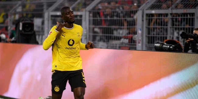 Dortmund ngược dòng nghẹt thở 3-2 trước Frankfurt để giữ vững ngôi á quân Bundesliga