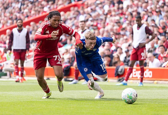 Liverpool hòa Chelsea 1-1: Rio Ngumoha rực sáng và kịch tính VAR tại sân Anfield