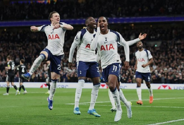 Tottenham hòa Leeds 1-1: Roberto De Zerbi và bài toán trụ hạng đầy kịch tính