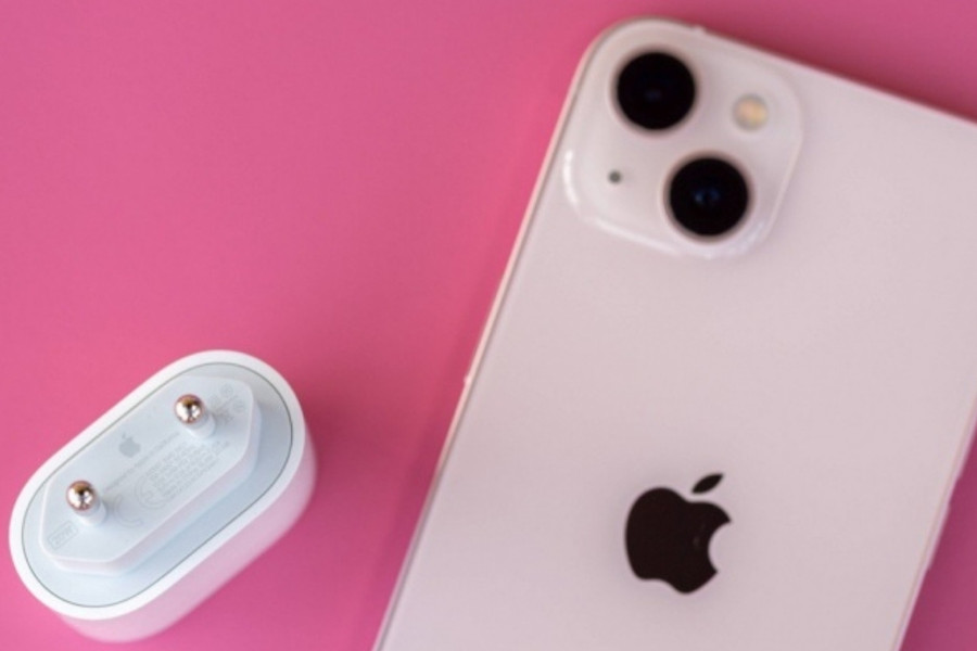 iPhone 13 hạ giá kỷ lục còn 11.99 triệu đồng: Lựa chọn tối ưu trong phân khúc cận cao cấp
