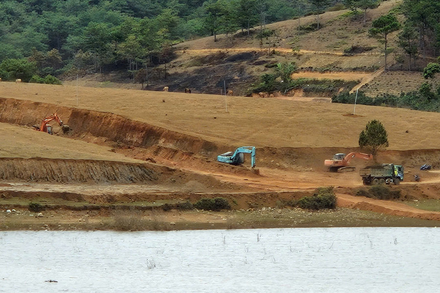 Accelerating construction on the Dan Kia Reservoir dredging project