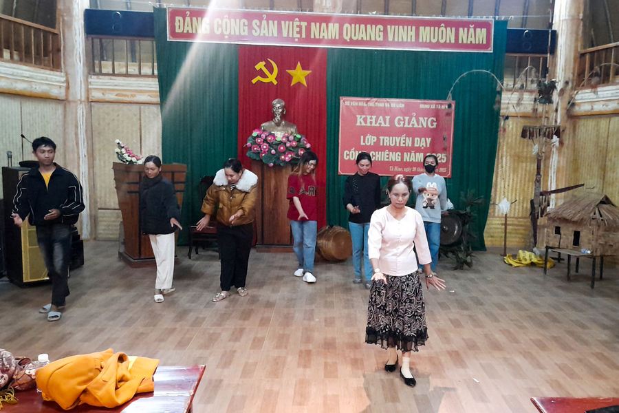 Phát huy vai trò người có uy tín trong vùng đồng bào dân tộc thiểu số