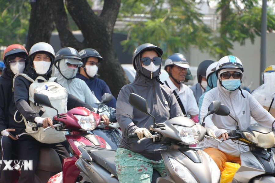 Thời tiết ngày 13/5: Nhiều khu vực ngày nắng nóng, chiều tối và đêm mưa dông