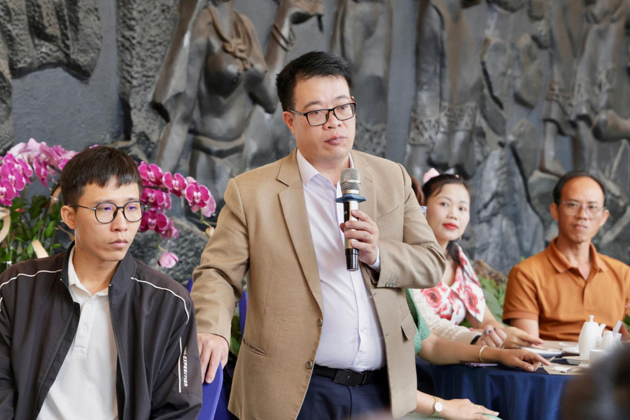 Phá “bức tường” hành chính trong không khí cà phê doanh nhân
