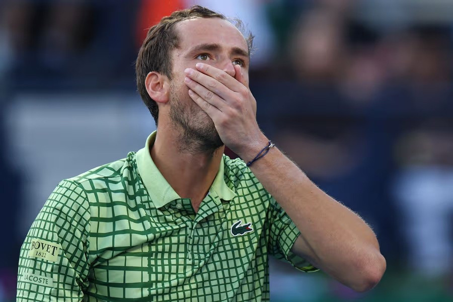 Daniil Medvedev ngược dòng kịch tính tại Rome Open, hẹn đấu Jannik Sinner ở bán kết