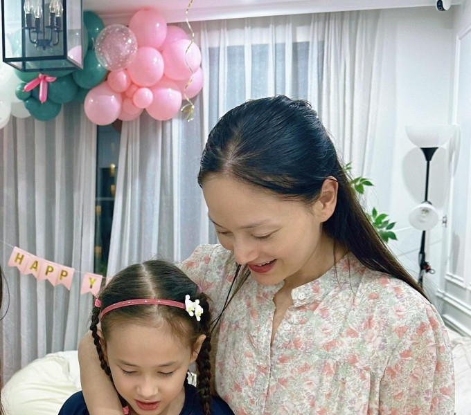 Diễn viên Lan Phương tổ chức sinh nhật 8 tuổi giản dị cho con gái Lina Linh