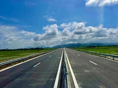 Thông xe toàn tuyến cao tốc Chí Thạnh - Vân Phong gần 11.000 tỷ đồng vào ngày 18/5
