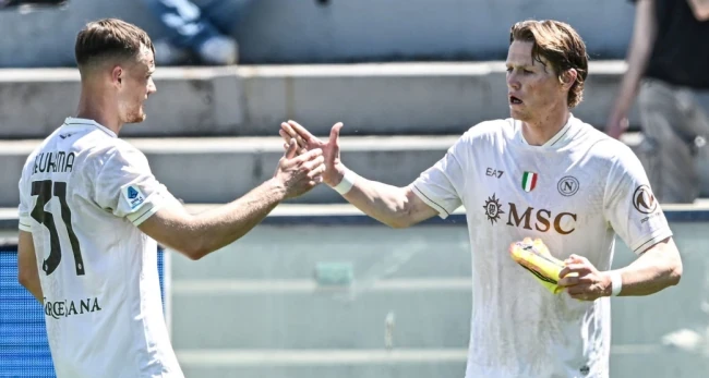 McTominay và Hojlund rực sáng, Napoli thắng đậm Pisa để xây chắc ngôi á quân Serie A