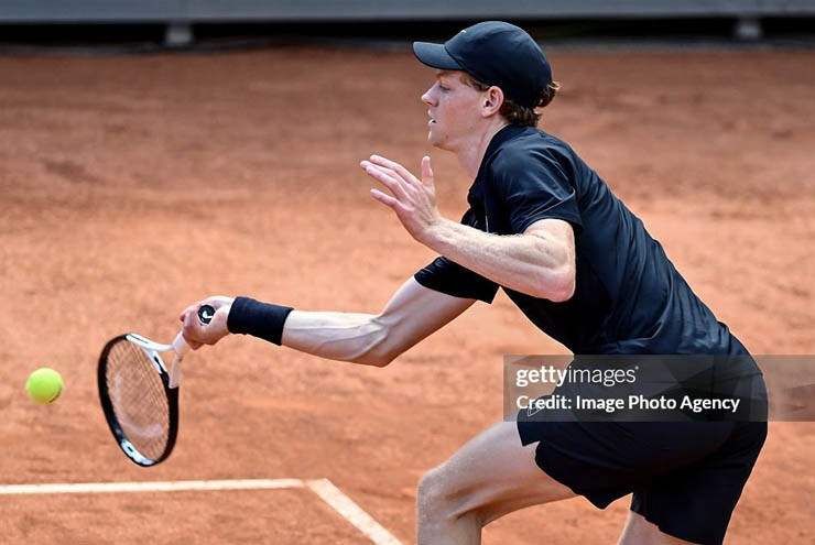 Jannik Sinner hạ Medvedev tại bán kết Rome Open dù mất ngủ