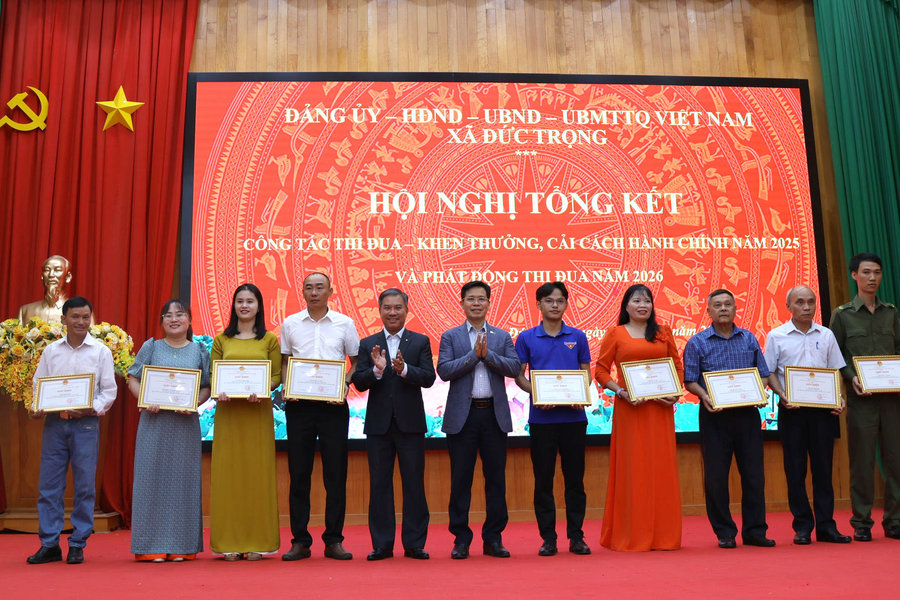 Người giữ bình yên cho buôn làng