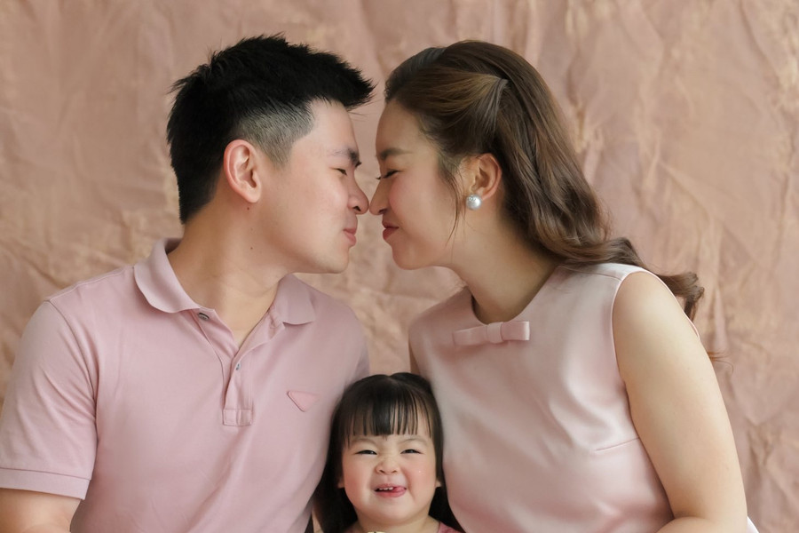 Hoa hậu Đỗ Mỹ Linh hé lộ tính cách trái ngược của con gái đầu lòng với gia đình bầu Hiển