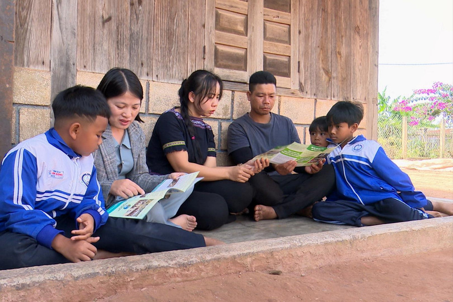 Đảng viên K’My làm theo lời Bác