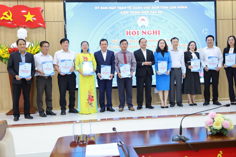 Lâm Đồng ký kết các chương trình phối hợp phát triển hợp tác xã