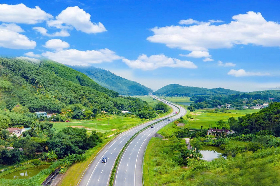 Đề xuất gần 500.000 tỷ đồng nâng cấp mở rộng hệ thống đường cao tốc toàn quốc