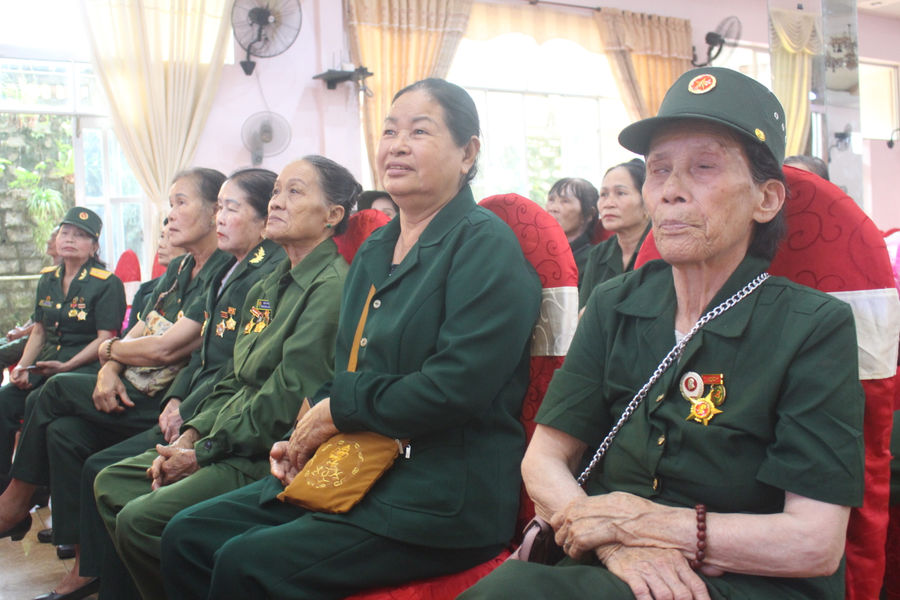 Gửi lại thời con gái ở Trường Sơn