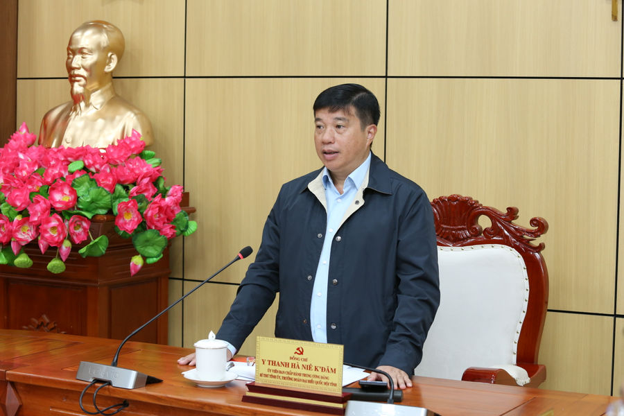Bí thư Tỉnh ủy Lâm Đồng Y Thanh Hà Niê Kđăm tiếp công dân định kỳ tháng 5