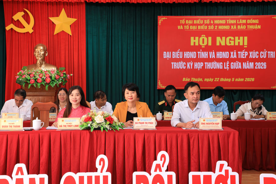 Phó Bí thư Tỉnh ủy, Chủ tịch Ủy ban MTTQ Việt Nam tỉnh Lâm Đồng Phạm Thị Phúc tiếp xúc cử tri xã Bảo Thuận