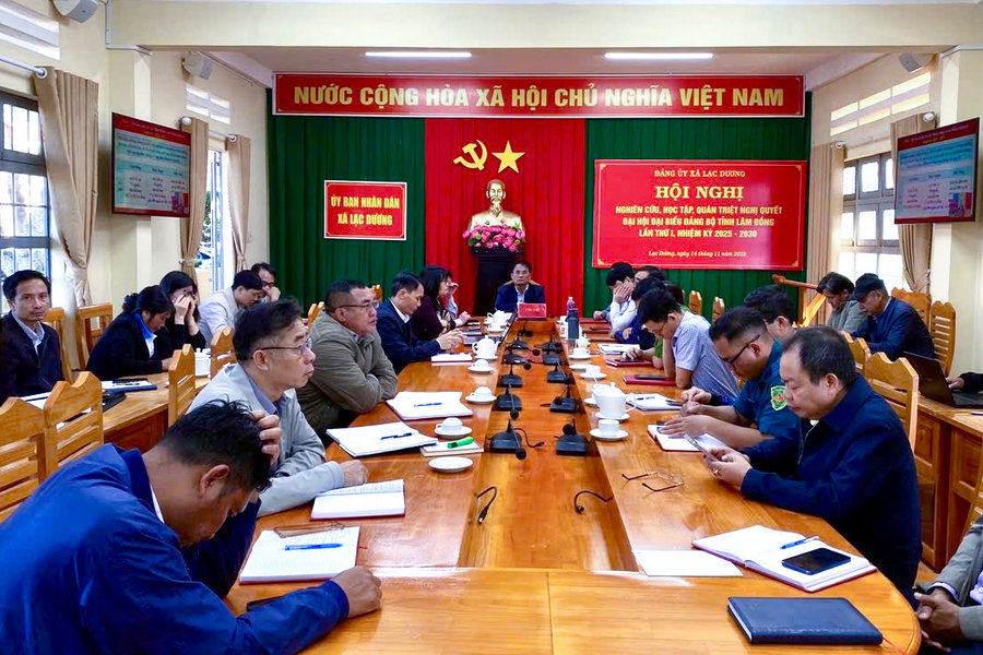 Phát huy vai trò tiên phong, gương mẫu của cán bộ, đảng viên