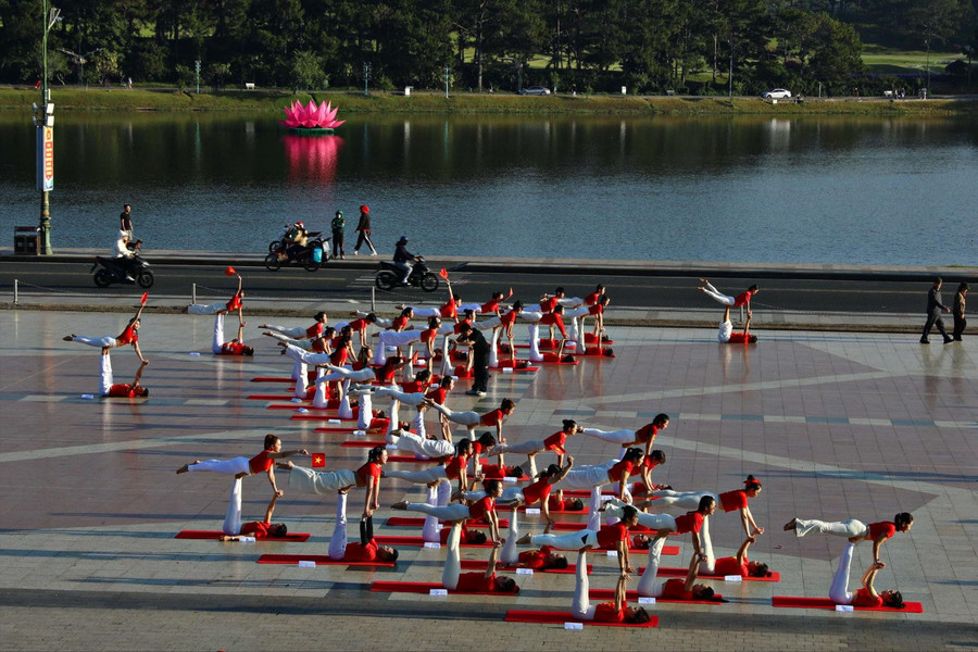Lam Dong Seeks Recognition for Six Vietnam Records at the Yoga Championship
