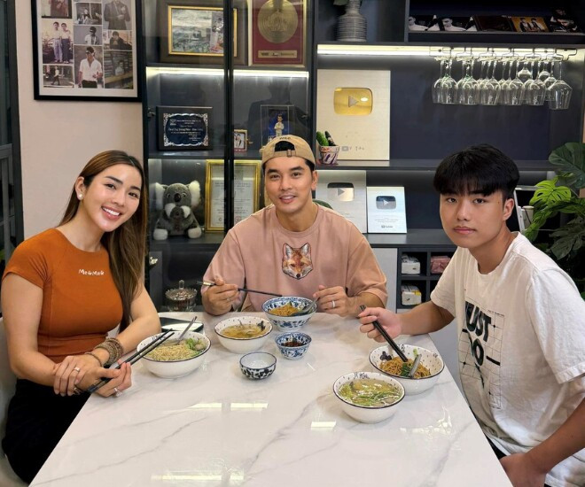 Con trai Kim Cương cao 1m87 gây bất ngờ khi về nước sau 10 tháng du học Mỹ