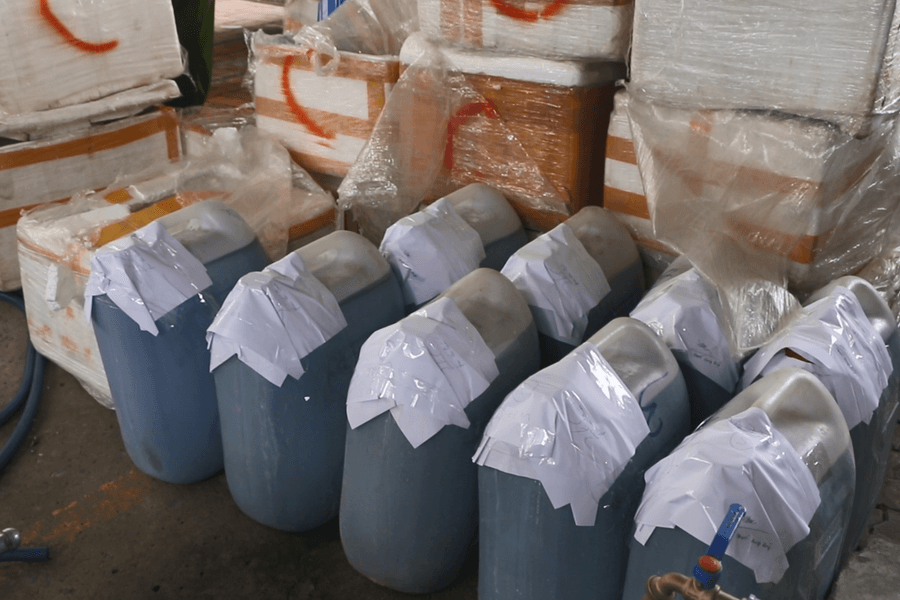 TP.HCM: Khởi tố 35 bị can trong đường dây mua bán trái phép hơn 2,4 tấn chất độc Xyanua