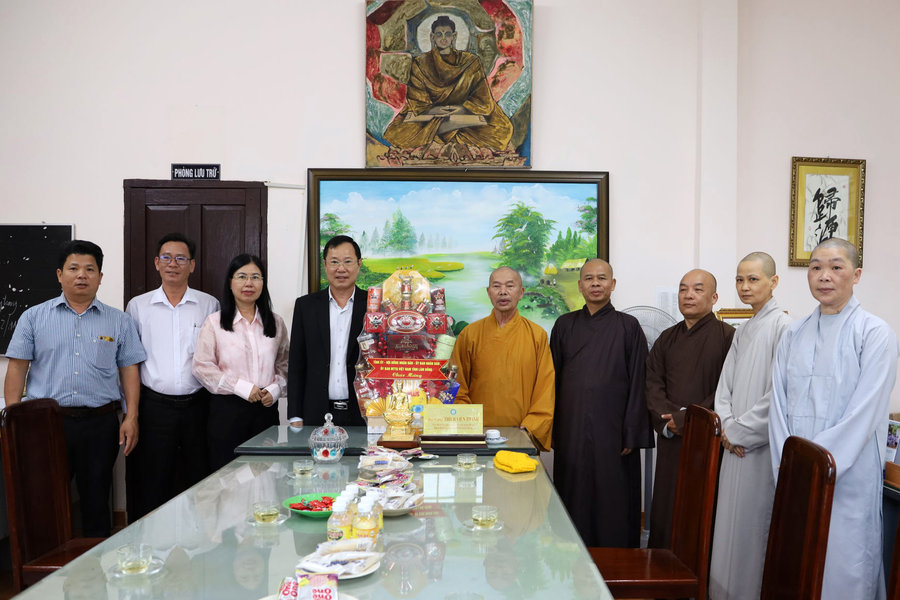 Lãnh đạo tỉnh Lâm Đồng thăm, chúc mừng Đại lễ Phật đản 2026