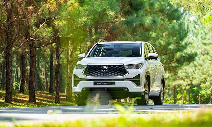 Toyota Innova Cross 2026: Cập nhật giá lăn bánh và thông số kỹ thuật mới nhất